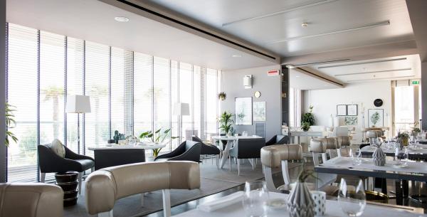 excelsiorpesaro en accommodation-offer-at-hotel-pesaro-with-starred-restaurant 012