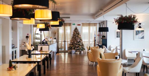 excelsiorpesaro en offer-new-year-s-eve-5-star-hotel-pesaro-with-dinner-and-brunch 013